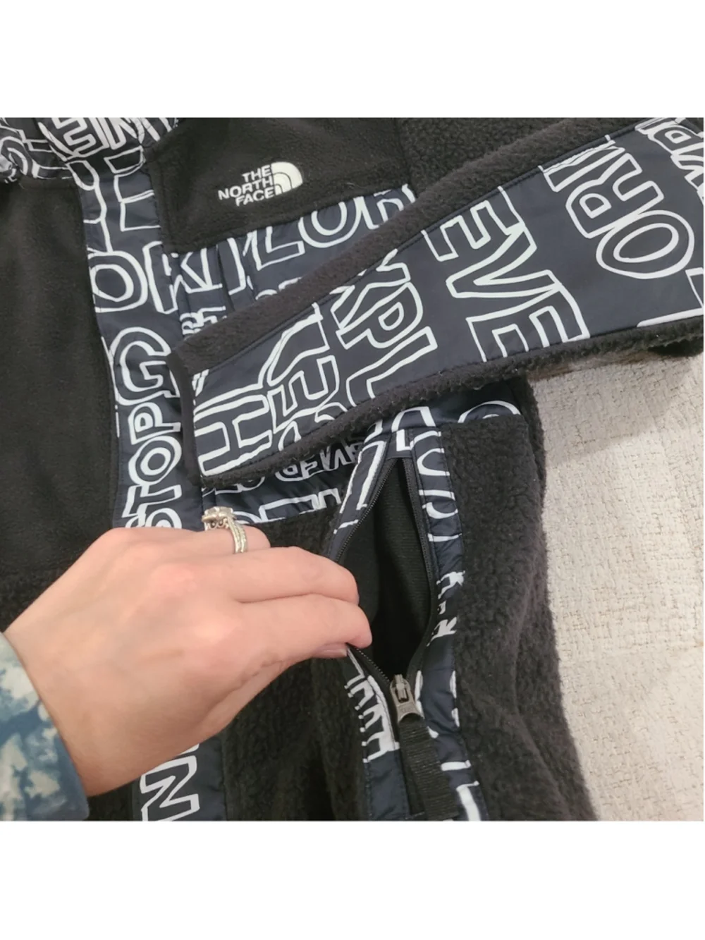 The North FaceForrest Fleece Mashup Jacket Boys XL 14/16 Black White Logo TNF